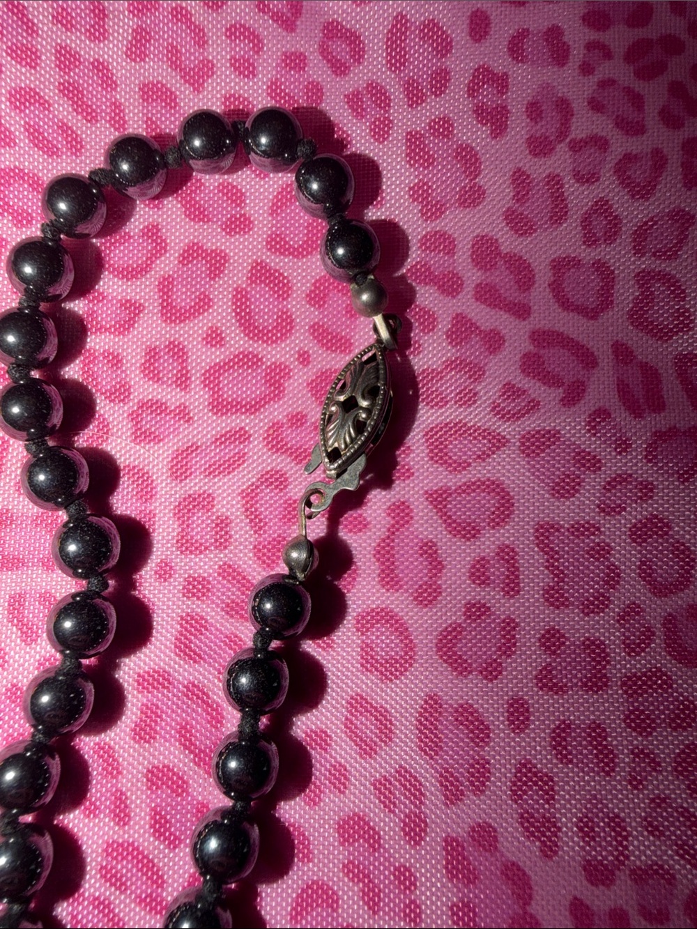 Vintage Natural Hematite Black Beaded PearlNecklace Magnetic w/Matching bracelet - Picture 3 of 4